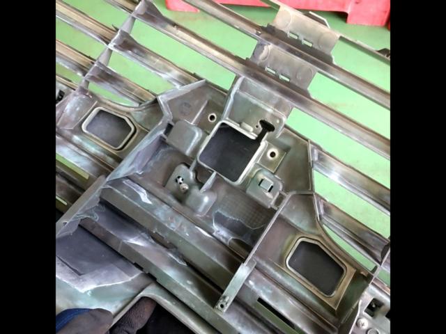 *2F warehouse storage
NISSAN genuine
Front grille
E52 Elgrand Highway Star (Early Model)