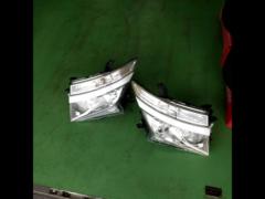 NISSAN genuine
HID headlights
E52 Elgrand (Early Model)