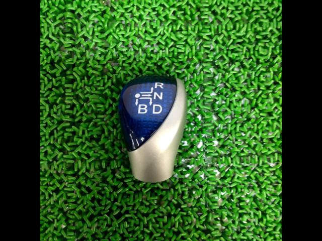 TOYOTA genuine
Shift knob
[Prius / 30 series]