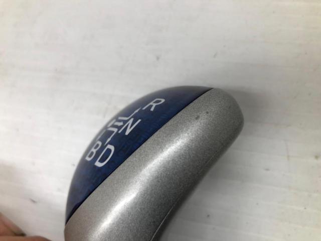 TOYOTA genuine
Shift knob
[Prius / 30 series]