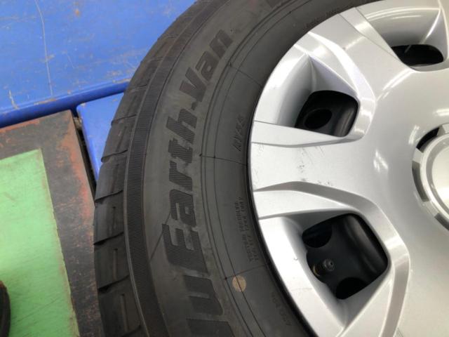 TOYOTA
Hiace 200
Genuine steel wheel
+
YOKOHAMA
BluEarth
RY55