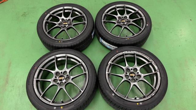 BBS (BB es)
RF507
+
KENDA (Kenda)
KENDA (Kenda)
KR 203
215 / 45R17
91V
XL
 Balance adjusted 