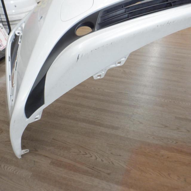 Toyota genuine
Genuine front bumper for the late model 50-series Prius