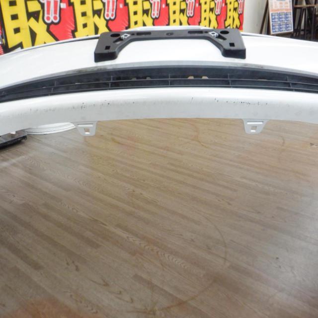Toyota genuine
Genuine front bumper for the late model 50-series Prius