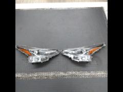 Toyota genuine
Genuine headlights for the late-model 50-series Prius Black Edition