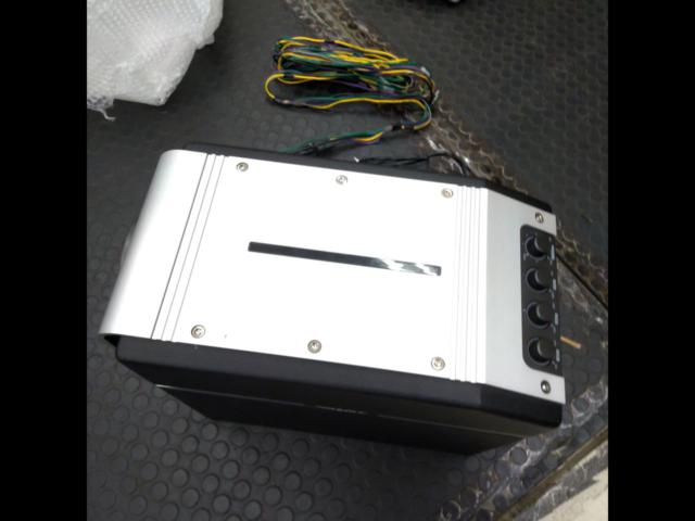 ALPINE
SWW-5000 Box-Type Powered Subwoofer
Model 2006]