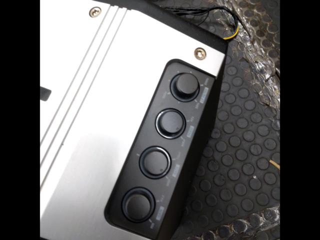 ALPINE
SWW-5000 Box-Type Powered Subwoofer
Model 2006]