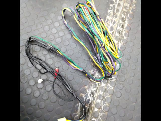 ALPINE
SWW-5000 Box-Type Powered Subwoofer
Model 2006]