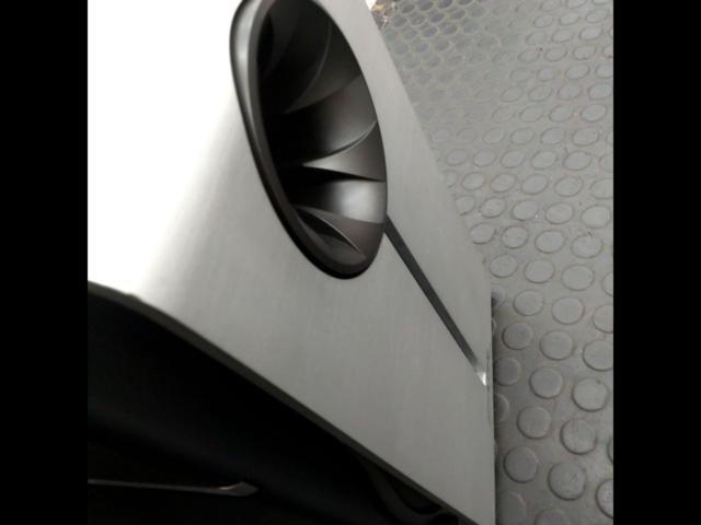 ALPINE
SWW-5000 Box-Type Powered Subwoofer
Model 2006]