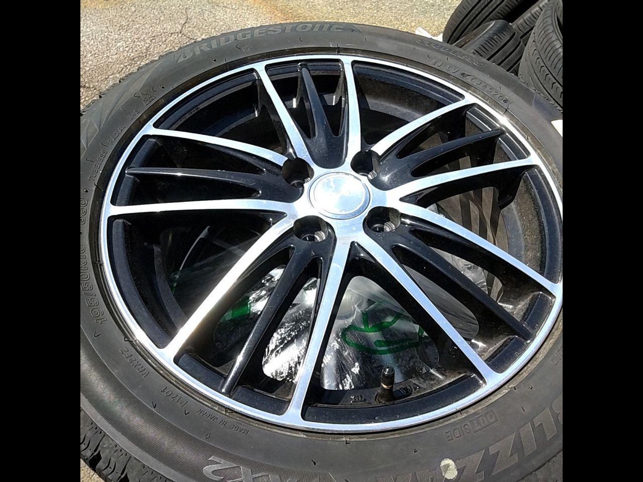 BRIDGESTONE
ECO
FORME + BRIDGESTONE
BLZZAK
VRX2