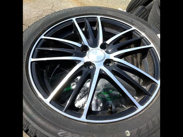 BRIDGESTONE
ECO
FORME + BRIDGESTONE
BLZZAK
VRX2