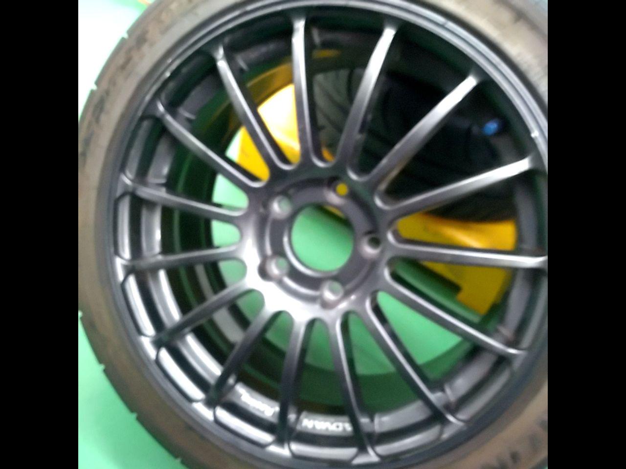 YOKOHAMA
ADVAN
Racing
RT