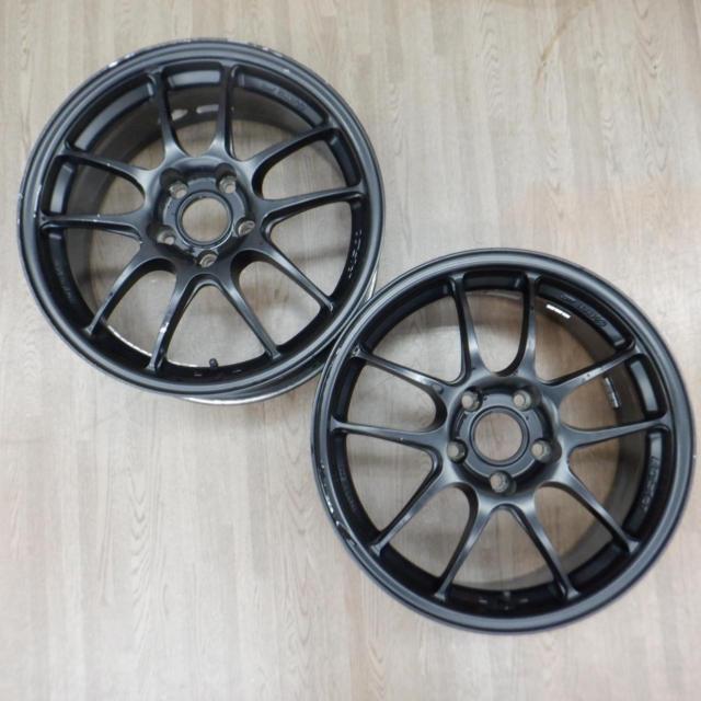 Only two
ENKEI
PerformanceLine
PF01
(5HOLE)