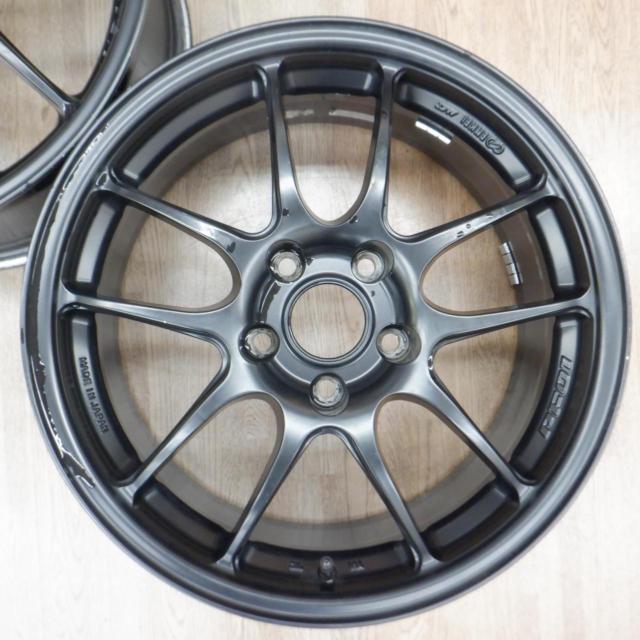 Only two
ENKEI
PerformanceLine
PF01
(5HOLE)