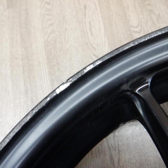 Only two
ENKEI
PerformanceLine
PF01
(5HOLE)