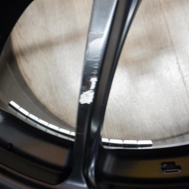 Only two
ENKEI
PerformanceLine
PF01
(5HOLE)