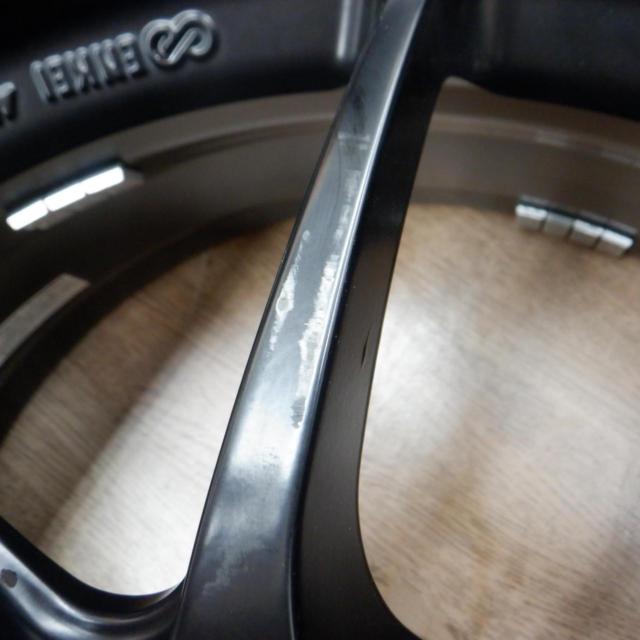 Only two
ENKEI
PerformanceLine
PF01
(5HOLE)