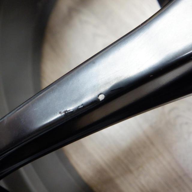 Only two
ENKEI
PerformanceLine
PF01
(5HOLE)