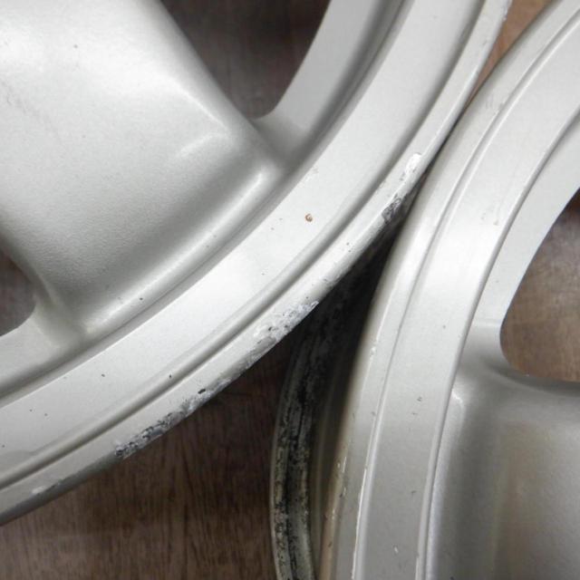 Nissan genuine
Wheel only two
Skyline R32
GTS-t / HCR32
Original wheel