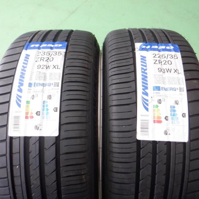 weds
kranze
Kranze
VERAE
+
WINRUN
R330 with new tires