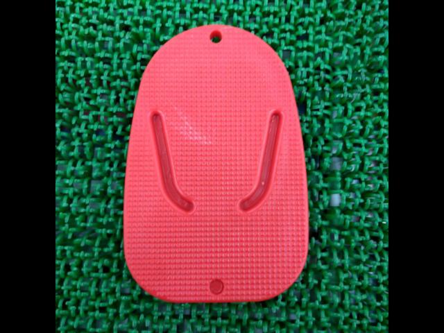 Other side stand pads