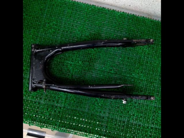 Genuine Suzuki swingarm
GSX250E