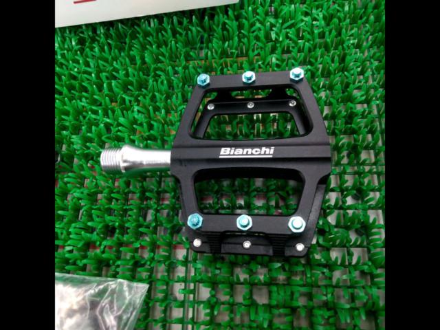 BIANCHI PEDAL CNC AL6061 フラットペダル ブラック