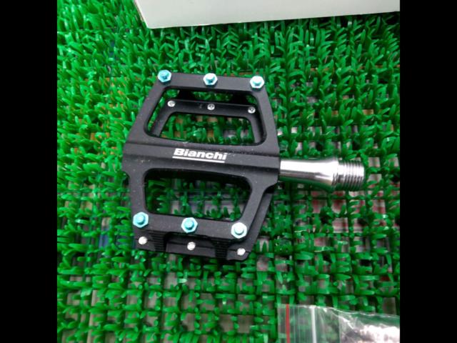 BIANCHI PEDAL CNC AL6061 フラットペダル ブラック
