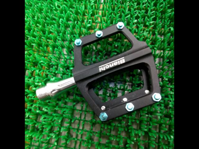 BIANCHI PEDAL CNC AL6061 フラットペダル ブラック