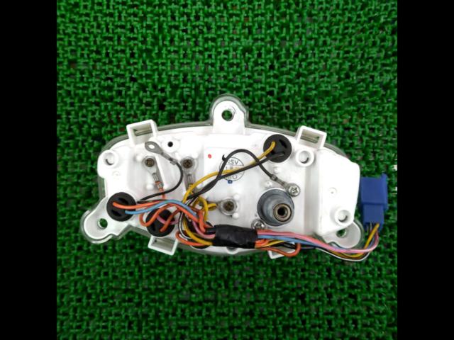 A slightly flawed genuine Suzuki meter.
Let's 4 (CA43A)