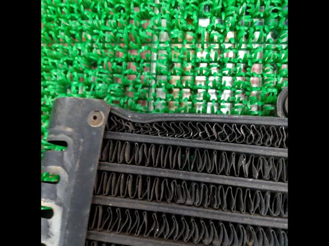 A Kawasaki genuine oil cooler with a minor issue.
Zephyr 400 ??