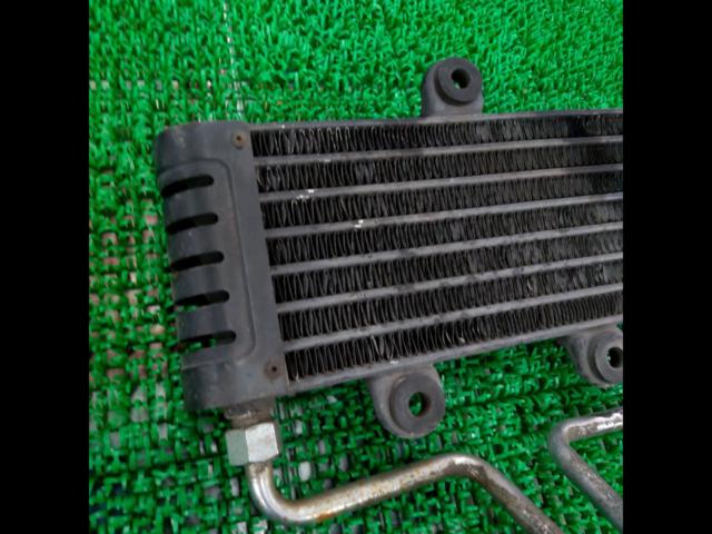 A Kawasaki genuine oil cooler with a minor issue.
Zephyr 400 ??