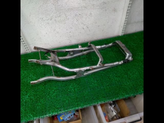 Genuine Honda seat rails
CBR250RR / MC22