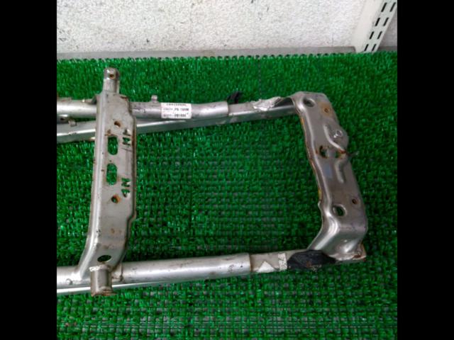 Genuine Honda seat rails
CBR250RR / MC22