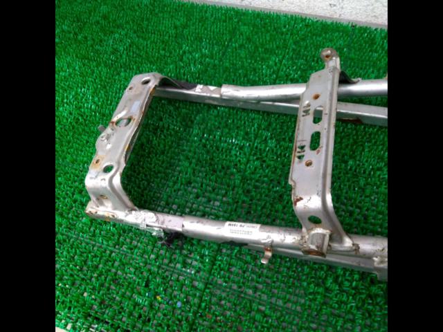 Genuine Honda seat rails
CBR250RR / MC22