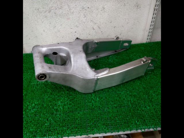 Genuine Honda swingarm
CBR250RR
/ MC22