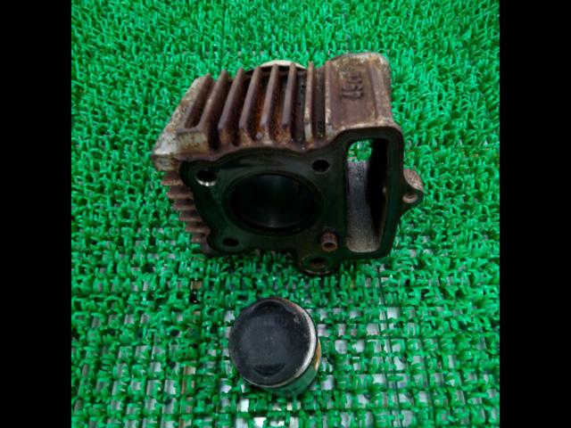 14. Slightly flawed genuine Honda cylinder
Magna 50