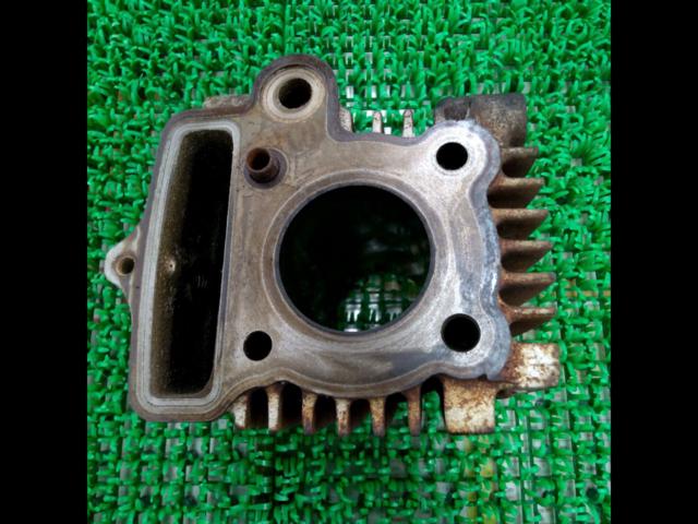 14. Slightly flawed genuine Honda cylinder
Magna 50