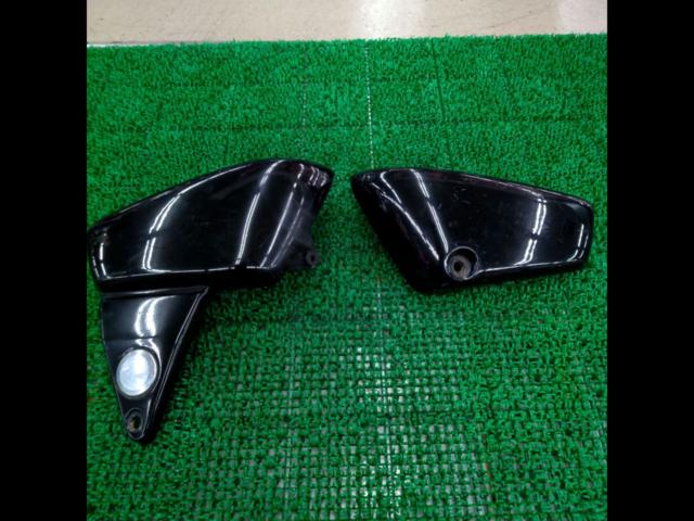 18HONDA Genuine Side Covers
Right and left
Magna 50