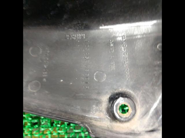 18HONDA Genuine Side Covers
Right and left
Magna 50