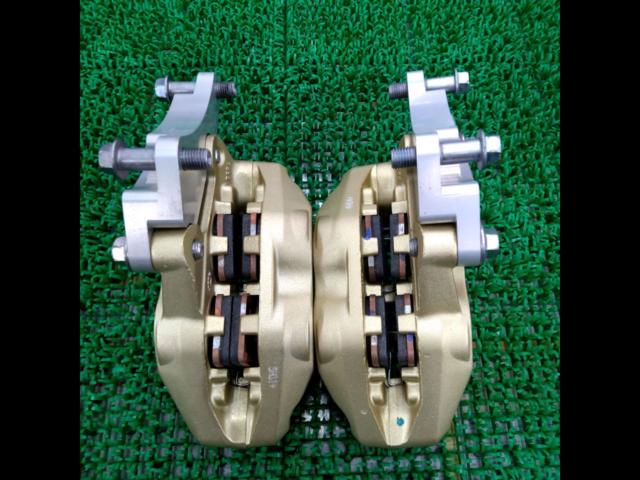 Brembo 4-pot casting caliper
4-PAD type
65mm pitch
Support included for ZX12R