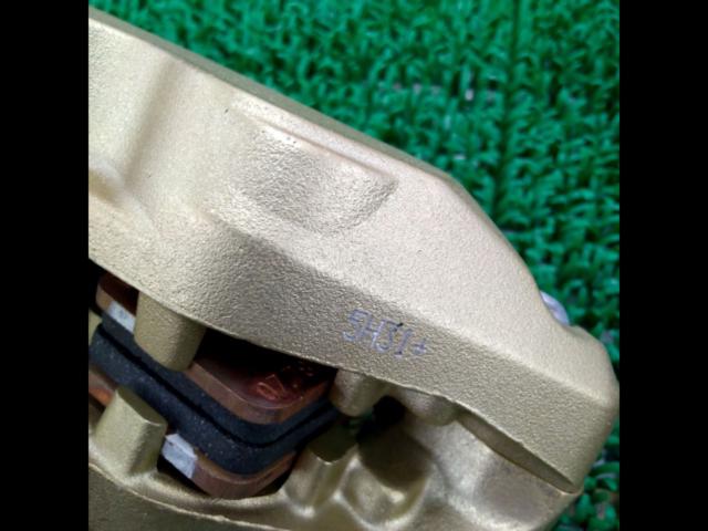 Brembo 4-pot casting caliper
4-PAD type
65mm pitch
Support included for ZX12R