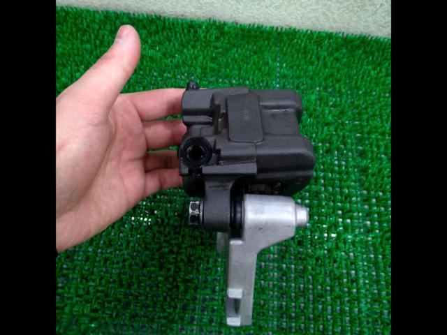 YAMAHA
Genuine rear brake caliper for YZF-R7