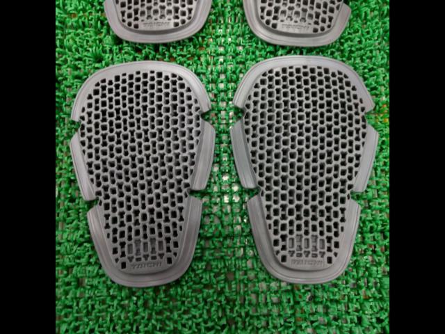 RSTaichiRS Taichi
Bike
Shoulder/elbow protectors