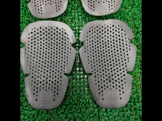 RSTaichiRS Taichi
Bike
Shoulder/elbow protectors