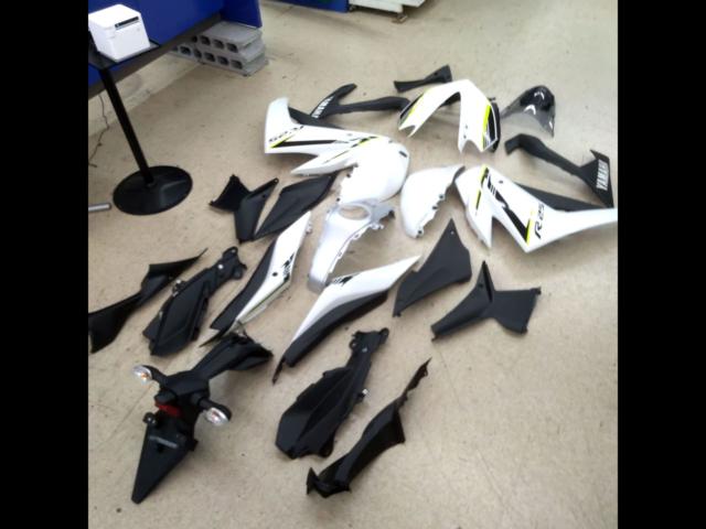 YAMAHA genuine exterior set
22-piece set
YZF-R25
2018??