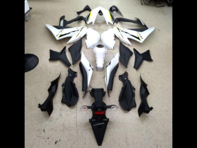 YAMAHA genuine exterior set
22-piece set
YZF-R25
2018??