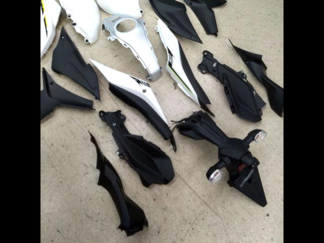 YAMAHA genuine exterior set
22-piece set
YZF-R25
2018??