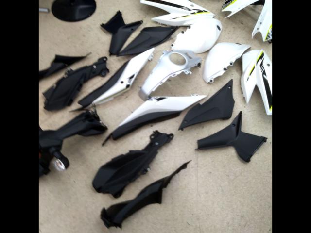 YAMAHA genuine exterior set
22-piece set
YZF-R25
2018??