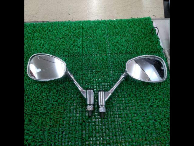 Chrome mirrors from an unknown manufacturer (with minor defects)
Right and left
General purpose 10mm positive screw